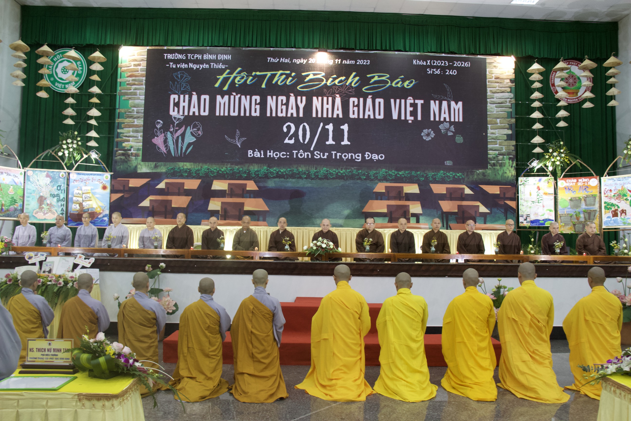Trường Trung cấp Phật học Bình Định tổ chức Hội Thi Bích Báo chào mừng ngày Nhà giáo Việt Nam